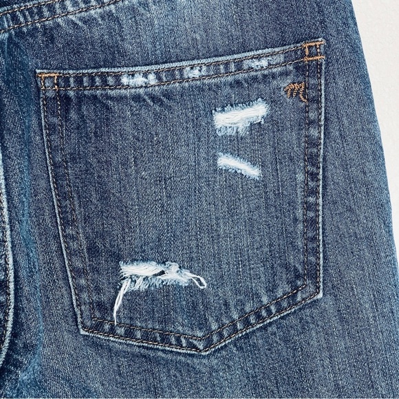Madewell The Perfect Summer Jean: Destructed
Edition Robinson Wash | Size 24 - Picture 11 of 16
